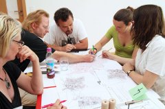 Grossansicht in neuem Fenster: Bürgergutachten Brainstorming am Tisch
